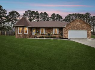 98 Deerpath Dr, Manchester, TN 37355