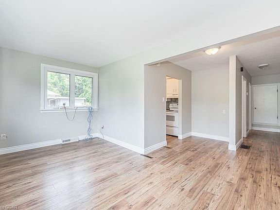 4th image of 95 College Ave W #A