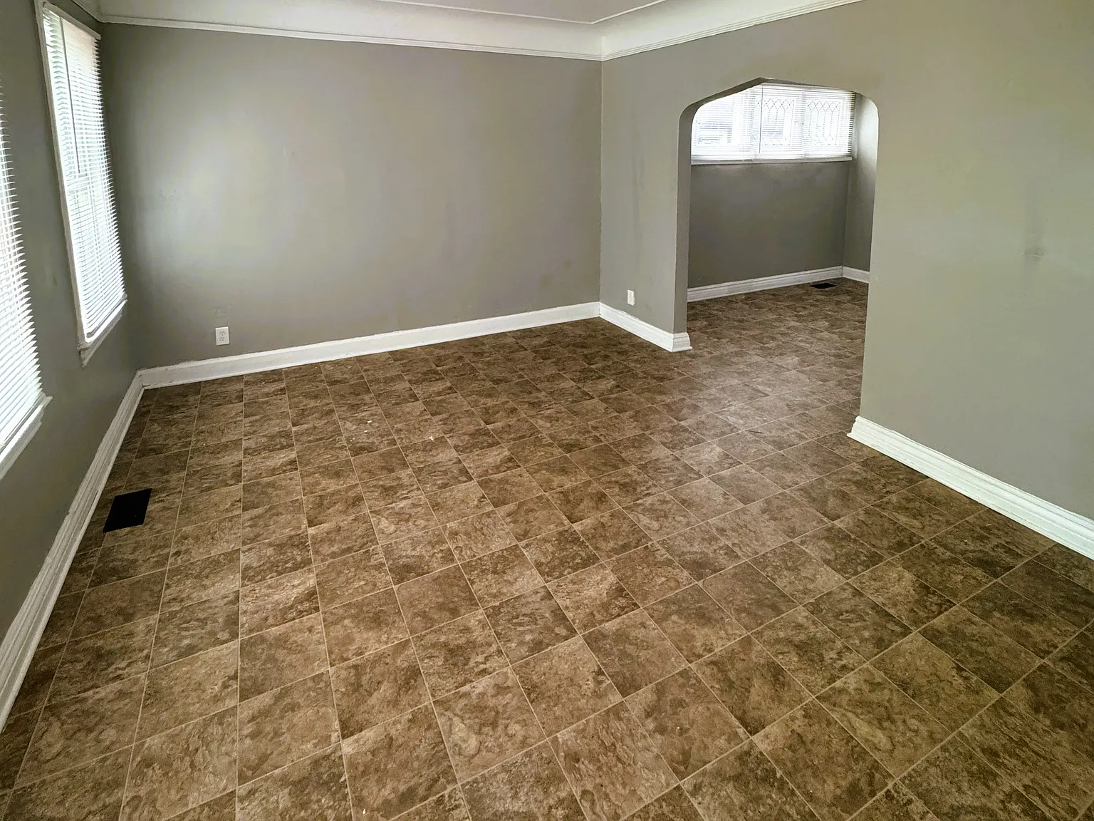 Now Leasing! 5292 Dickerson Ave, Detroit, MI 48213 — Photo 2