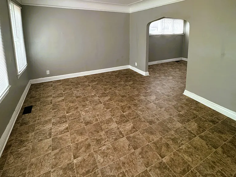 5292 Dickerson St — Photo 2