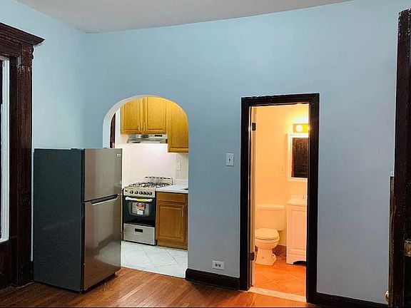 2nd image of 124 New York Ave APT 6