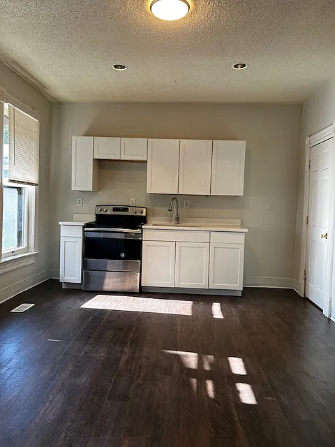 2 bed, 1200 sqft, $1,450 — Photo 2