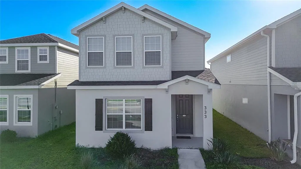 4 bed, 2.5 bath, 2062 sqft, $2,600 — Photo 1