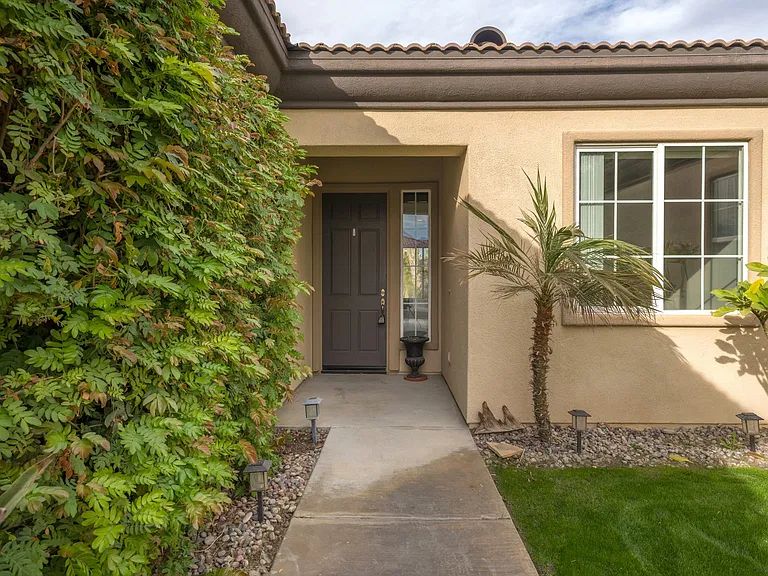 79862 Amora Dr — Photo 2