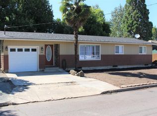 1001 Comet Ave, Central Pt, OR 97502