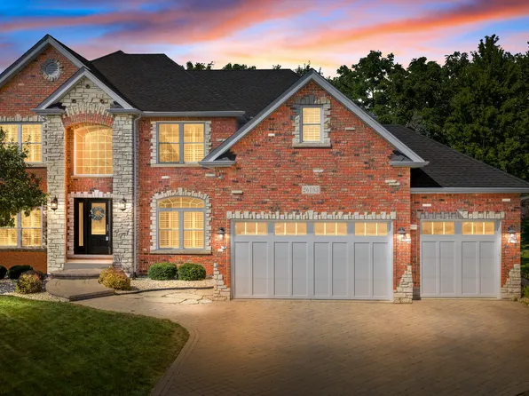 26105 W Whispering Woods Cir, Plainfield, IL 60585