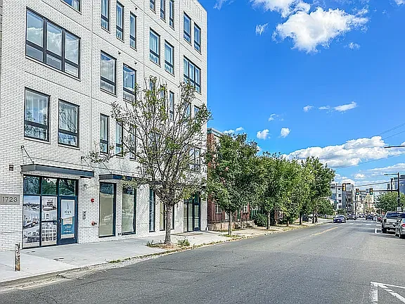 1 bed, 650 sqft, $1,749 — Photo 3