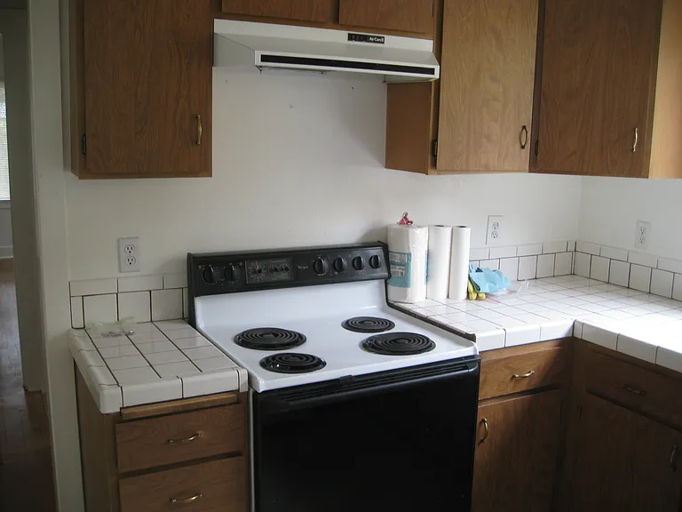 889 Lighthouse Ave — Photo 10