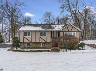 30 Green Apple Rd, Sparta, NJ 07871