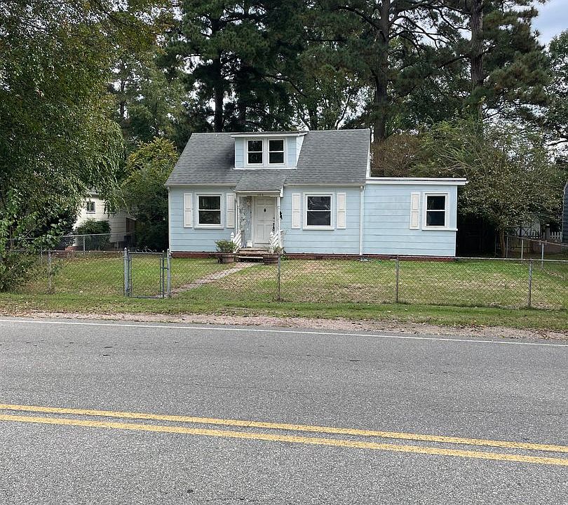 1st image of 104 Naglee Ave
