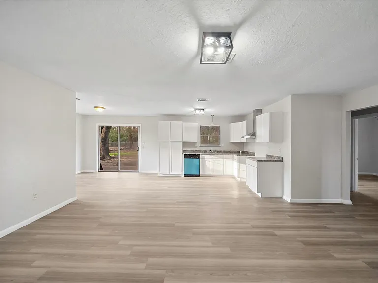 602 Reverse St — Photo 18