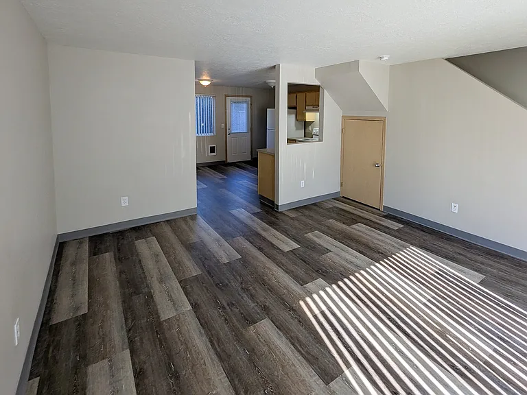 960 Olney St #960 — Photo 3