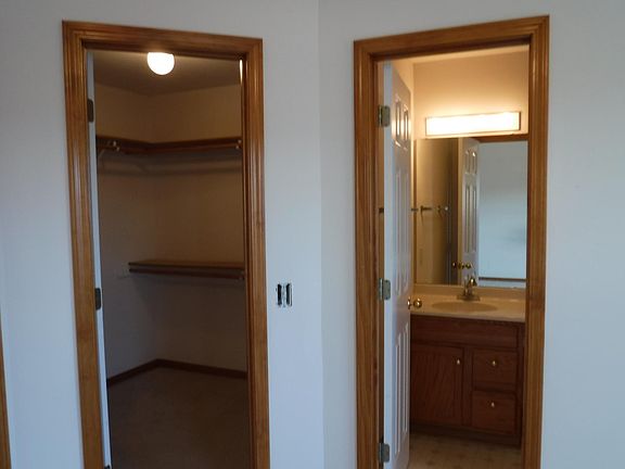 5th image of 4017 Bay Pointe Dr