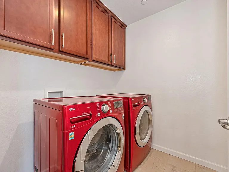 6130 Mehrten Cir — Photo 12