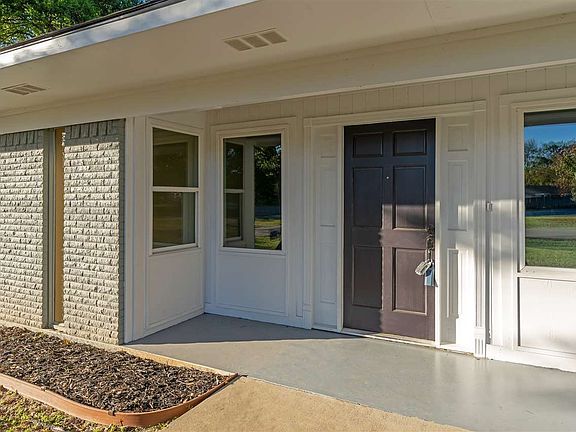 5th image of 103 E Lynnwood Ln