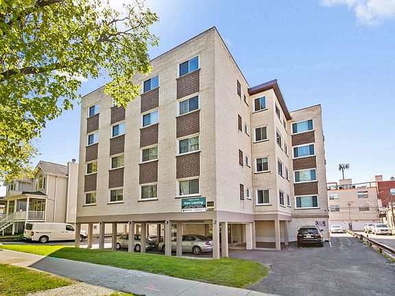 3rd image of 2333 W Lunt Ave #18441029