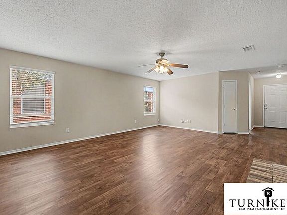 2nd image of 5225 Newcastle Ln