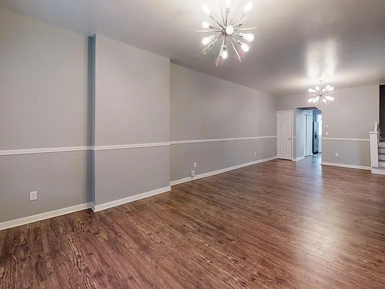 1133 N Keystone Ave — Photo 1