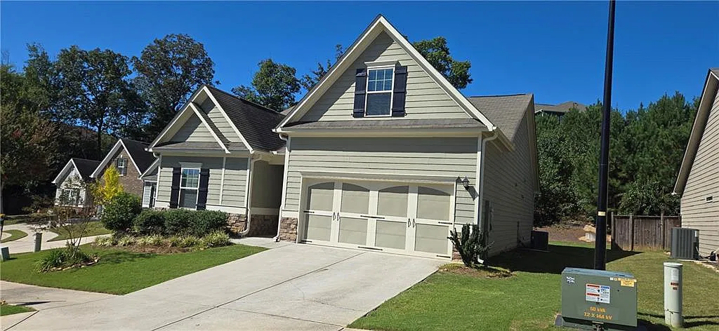 4 bed, 3.0 bath, 2057 sqft, $2,350 — Photo 2