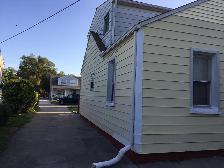11443 Cadillac Ave — Photo 17