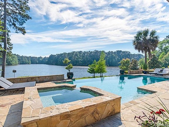 2nd image of 1086 Waters Edge Cir