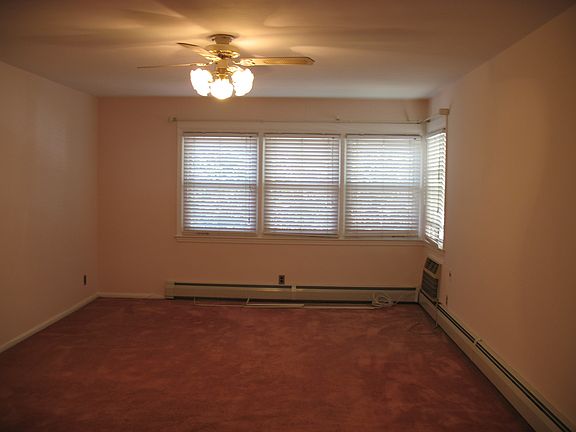 3rd image of 317 Packman Ave #2
