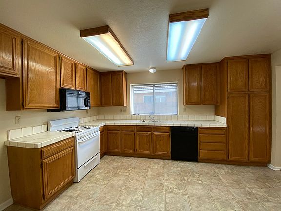 4th image of 8916 Gemwood Way