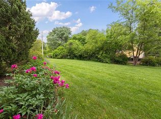 6904 W 79th St, Overland Park, KS 66204