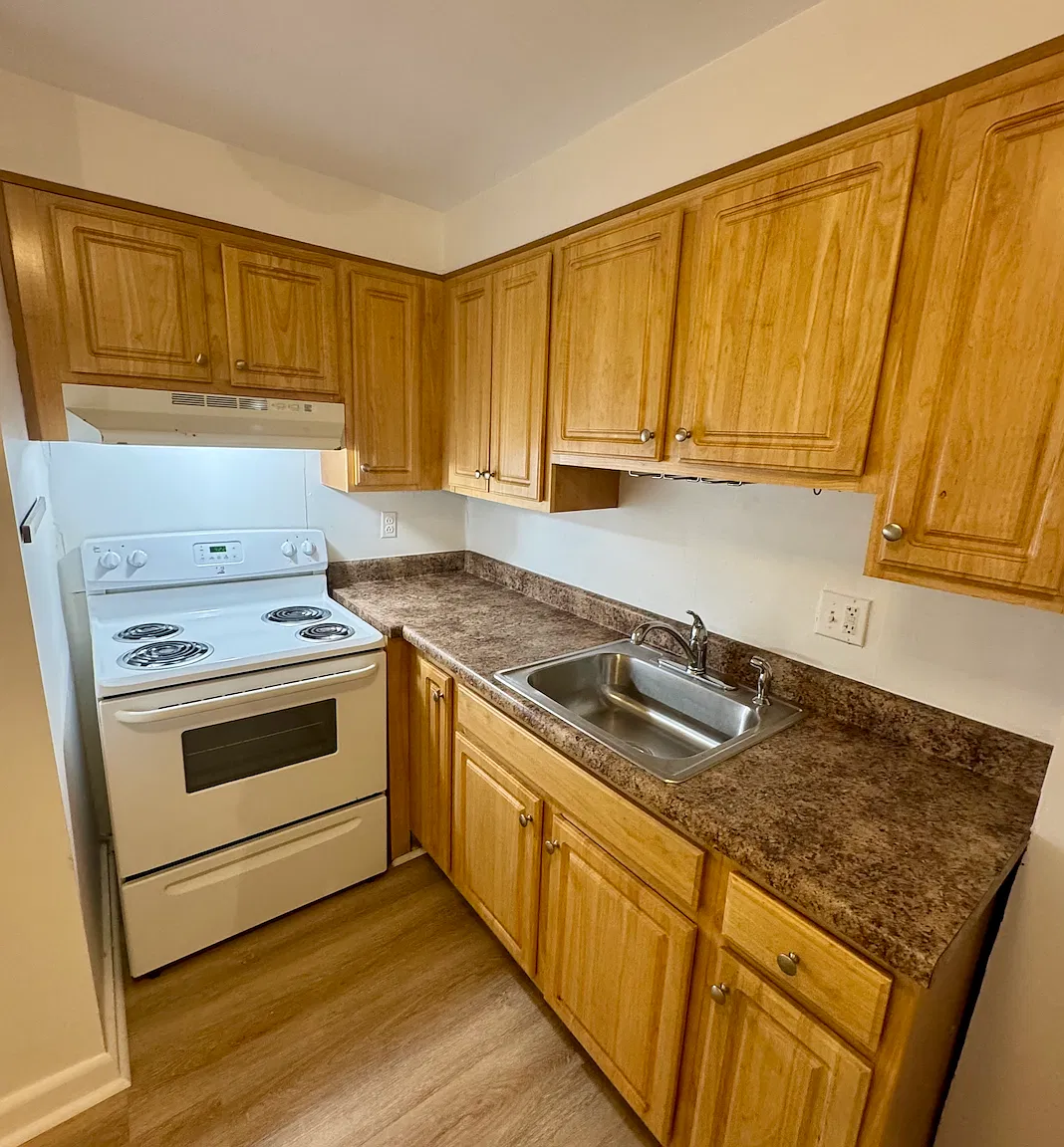 1 bed, 650 sqft, $1,050 — Photo 1