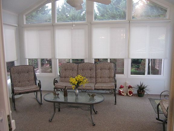 3rd image of 900 Little Brooke Ln