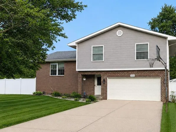 1604 Hickory St SW, Demotte, IN 46310