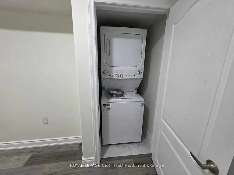 4 Adastra Pl #BASEMENT — Photo 10