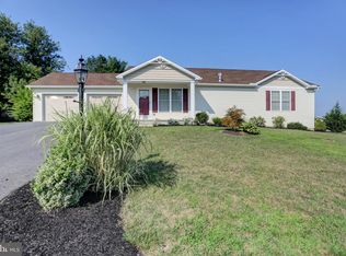 241 Pin Oak Ln, Shippensburg, PA 17257