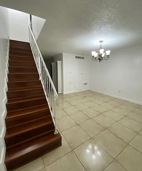 1305 W 53rd St — Photo 2