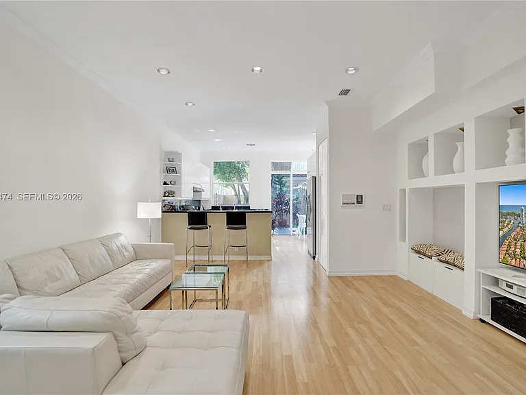 3718 NE 208th St — Photo 29