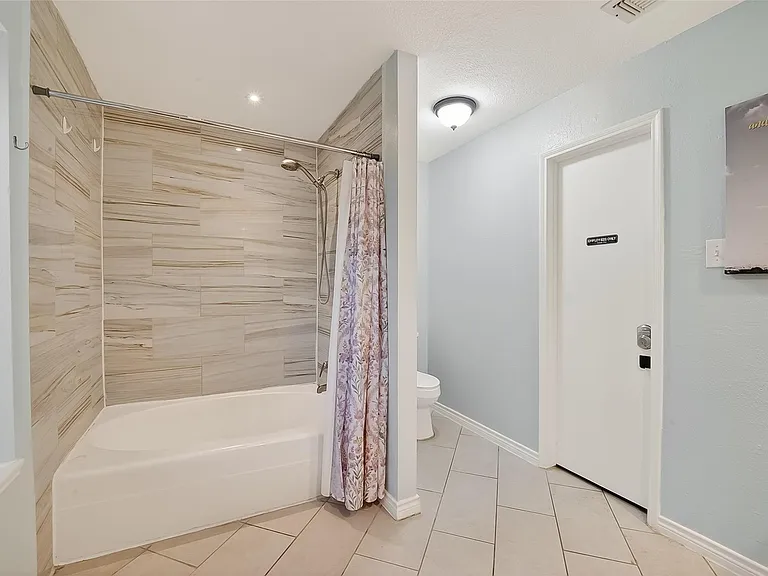 12727 Ashford Knoll Dr — Photo 32