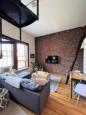 4th image of 42 W 85th St #9