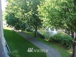 55 Williams Ave S APT 305, Renton, WA