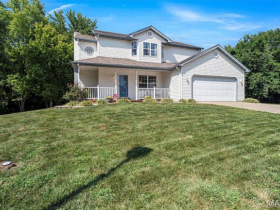 3rd image of 908 Amesbury Ct