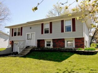 300 Malibu Dr, Bolingbrook, IL