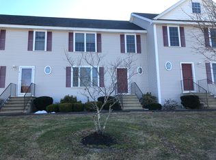 8 Footbridge Ln, Dover, NH 03820