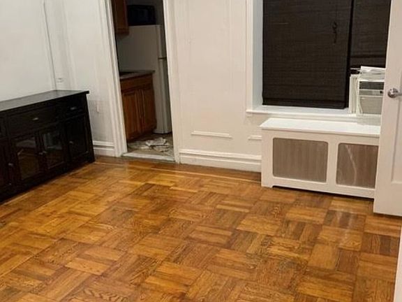 3rd image of 221 E 76th St #1D