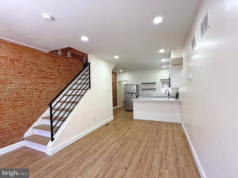 2762 Martha St — Photo 21
