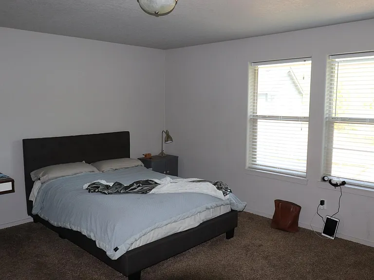 8203 NE 15th Ave — Photo 4