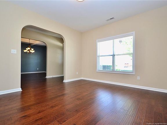 4th image of 155 Wedgefield Dr