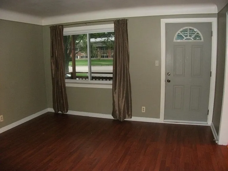 3036 Greenfield Rd — Photo 4