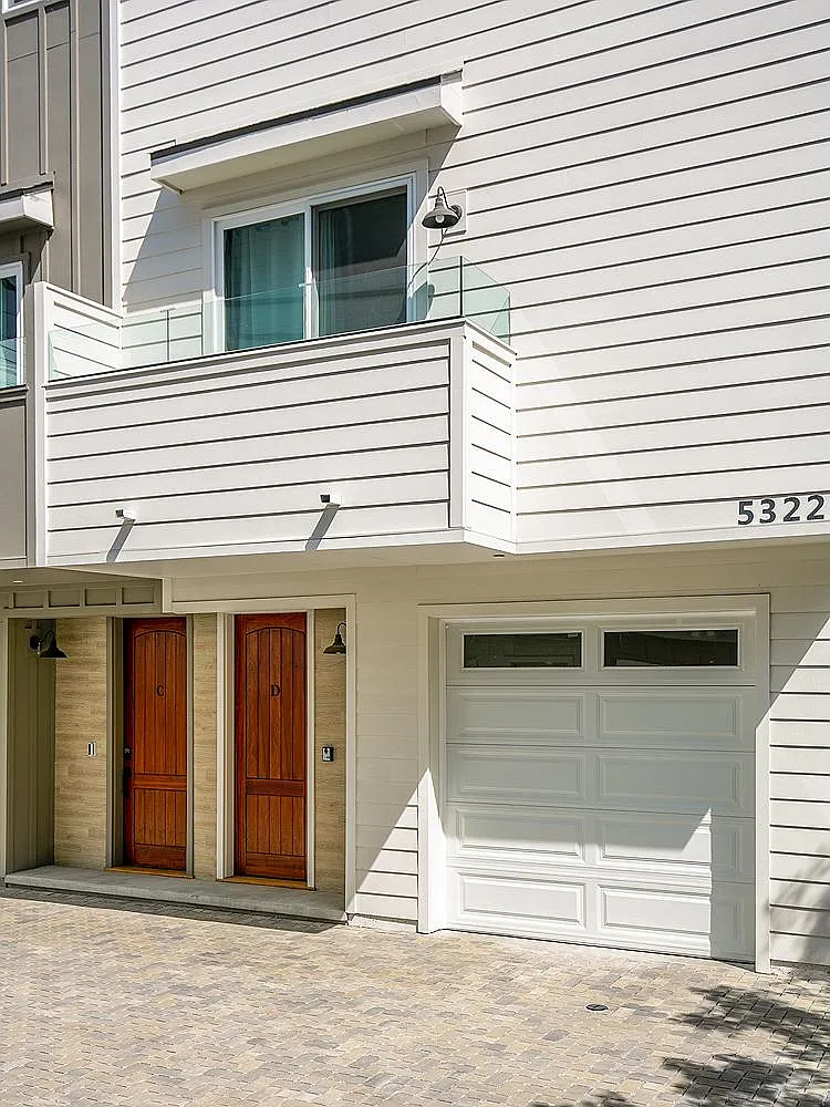 5324 Agnes Ave — Photo 2