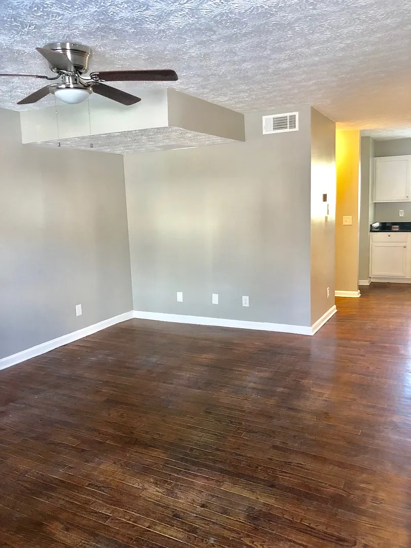 2 bed, 1.5 bath, 1000 sqft, $1,195 — Photo 4