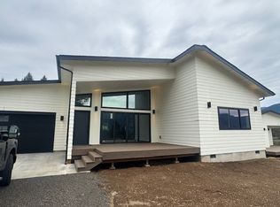 11 Duffer Ln, Carson, WA 98610