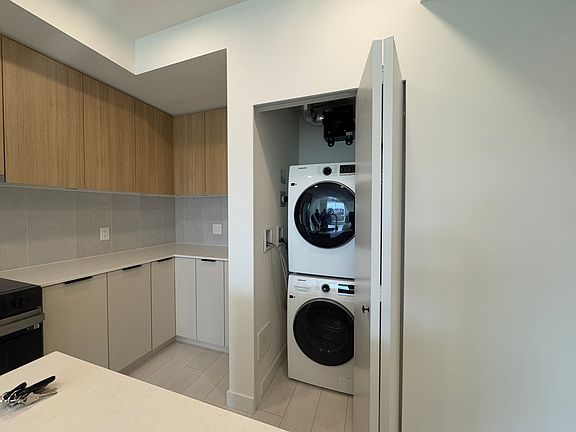 5th image of 13439 94a Ave #211